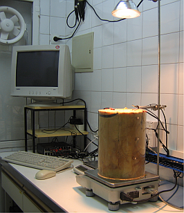 Fig. 19. Instalaciones experimentales para la realización de pruebas de evaporación en materiales de recubrimiento y hormigón..