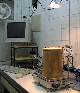 Fig. 19. Experimental setups for performance of evaporation tests in cover materials and concrete.
