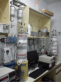 Fig. 13. Ensayos termohidráulicos en celdas con materiales de barrera utilizados en el experimento in situ de HE-E.