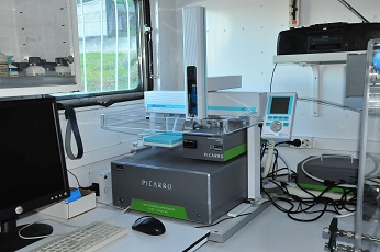 imagen de equipamiento de laboratorio de caracterización hidrogeoquímica (2)