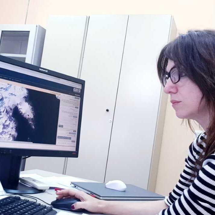 Ana Belén Nieto trabajando
