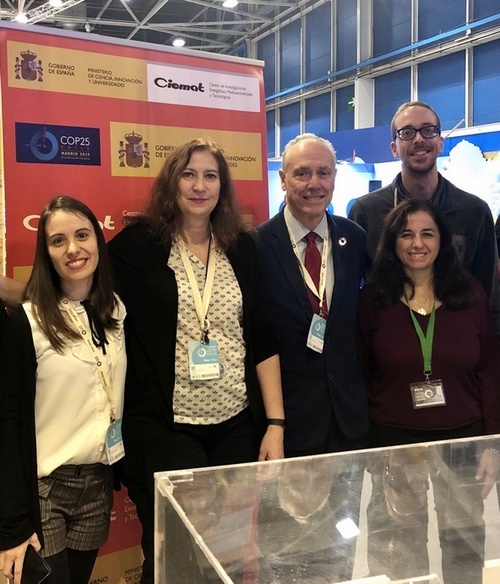 2019. COP25. El Director General visita el stand del CIEMAT. 